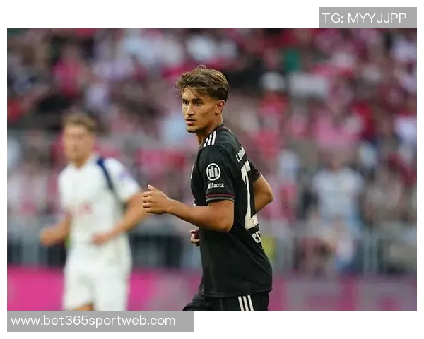 比朔夫首度为U21进球喜悦之情提升自信心展望未来表现